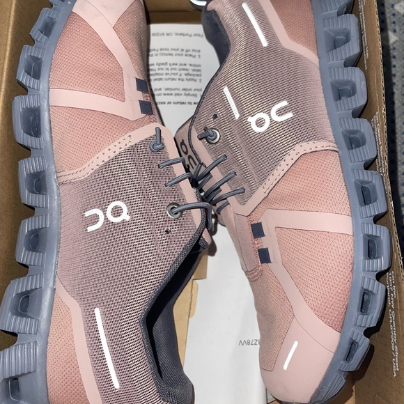 On cloud 5 waterproof sneakers - Picture 3 of 6